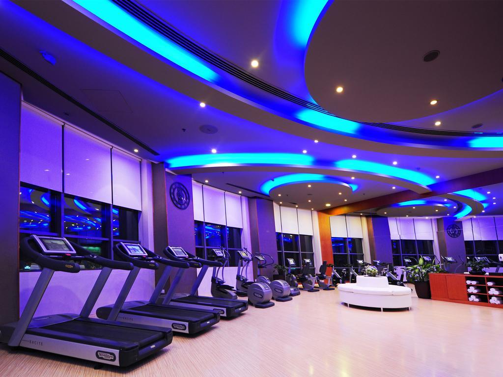 Fraser Suites Seef Bahrain Manama Eksteriør bilde The gym at the hotel